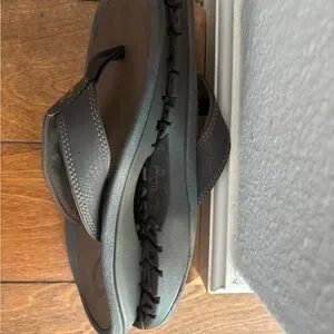 OluKai | Shoes | Olukai Brown Sandals With Contoured Sole 